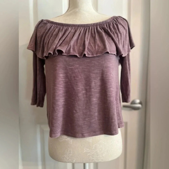 American Eagle 🦅‎ off the shoulder top - Picture 3 of 8